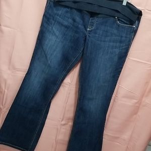 Old navy size 12 Maternity jean